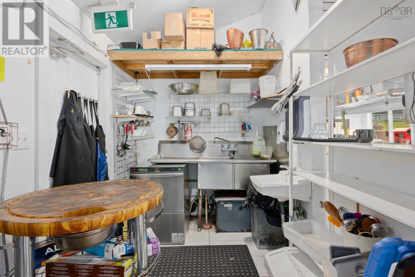 805/807 Bedford Highway, Halifax, Nova Scotia  B4A 1A4 - Photo 13 - 202426550