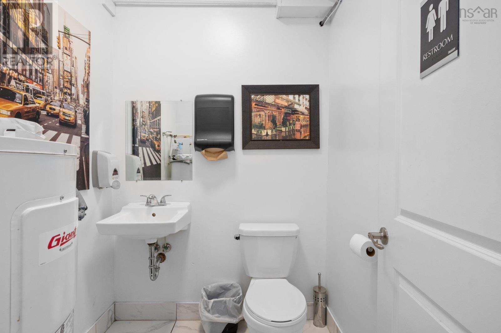 805/807 Bedford Highway, Halifax, Nova Scotia  B4A 1A4 - Photo 14 - 202426550