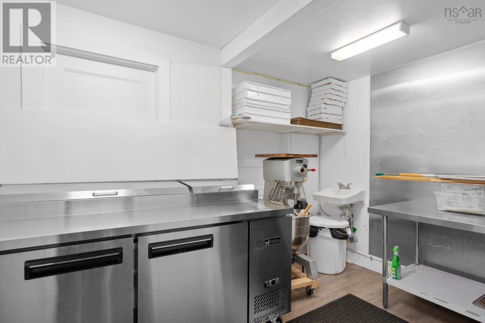 805/807 Bedford Highway, Halifax, Nova Scotia  B4A 1A4 - Photo 9 - 202426550