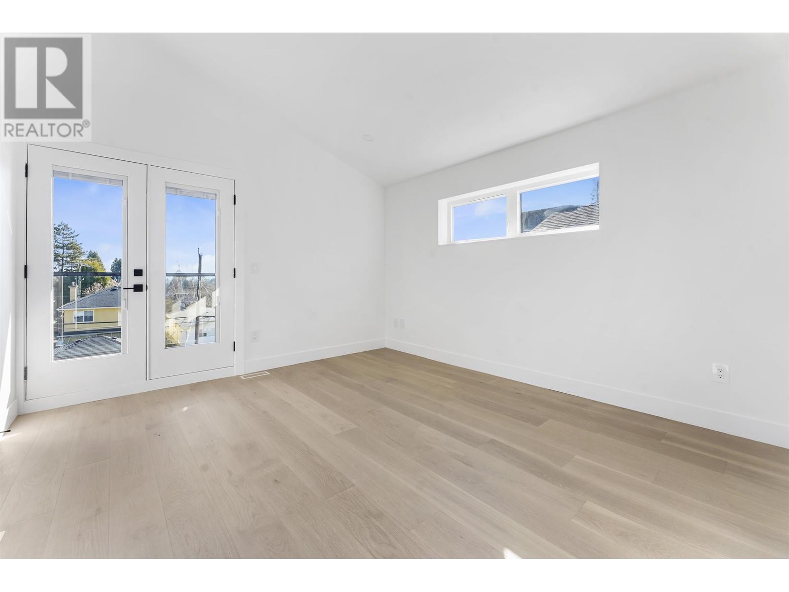 Listing Picture 13 of 23 : 2 2138 W 48TH AVENUE, Vancouver / 溫哥華 - 魯藝地產 Yvonne Lu Group - MLS Medallion Club Member