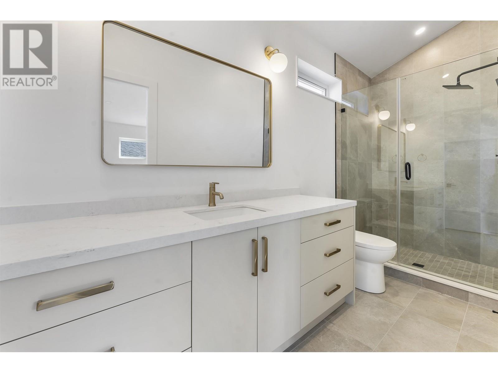 Listing Picture 14 of 23 : 2 2138 W 48TH AVENUE, Vancouver / 溫哥華 - 魯藝地產 Yvonne Lu Group - MLS Medallion Club Member