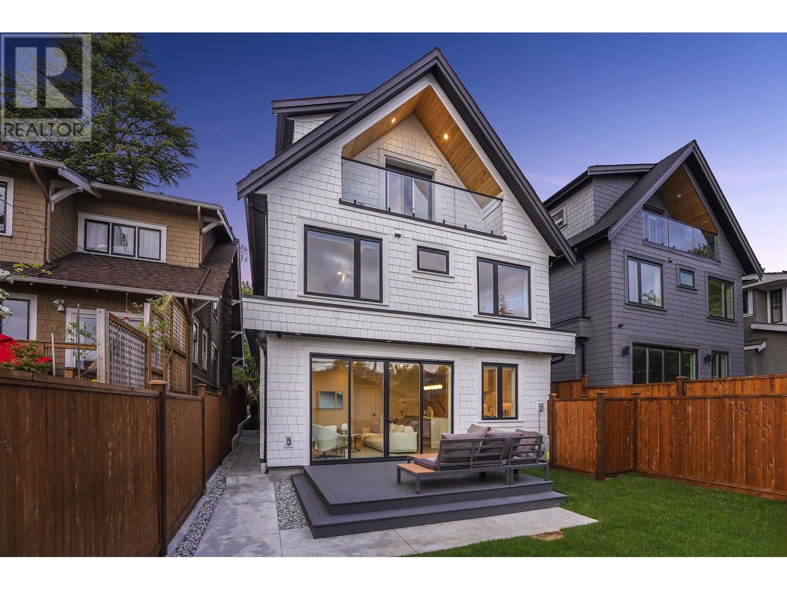 Listing Picture 19 of 23 : 2 2138 W 48TH AVENUE, Vancouver / 溫哥華 - 魯藝地產 Yvonne Lu Group - MLS Medallion Club Member