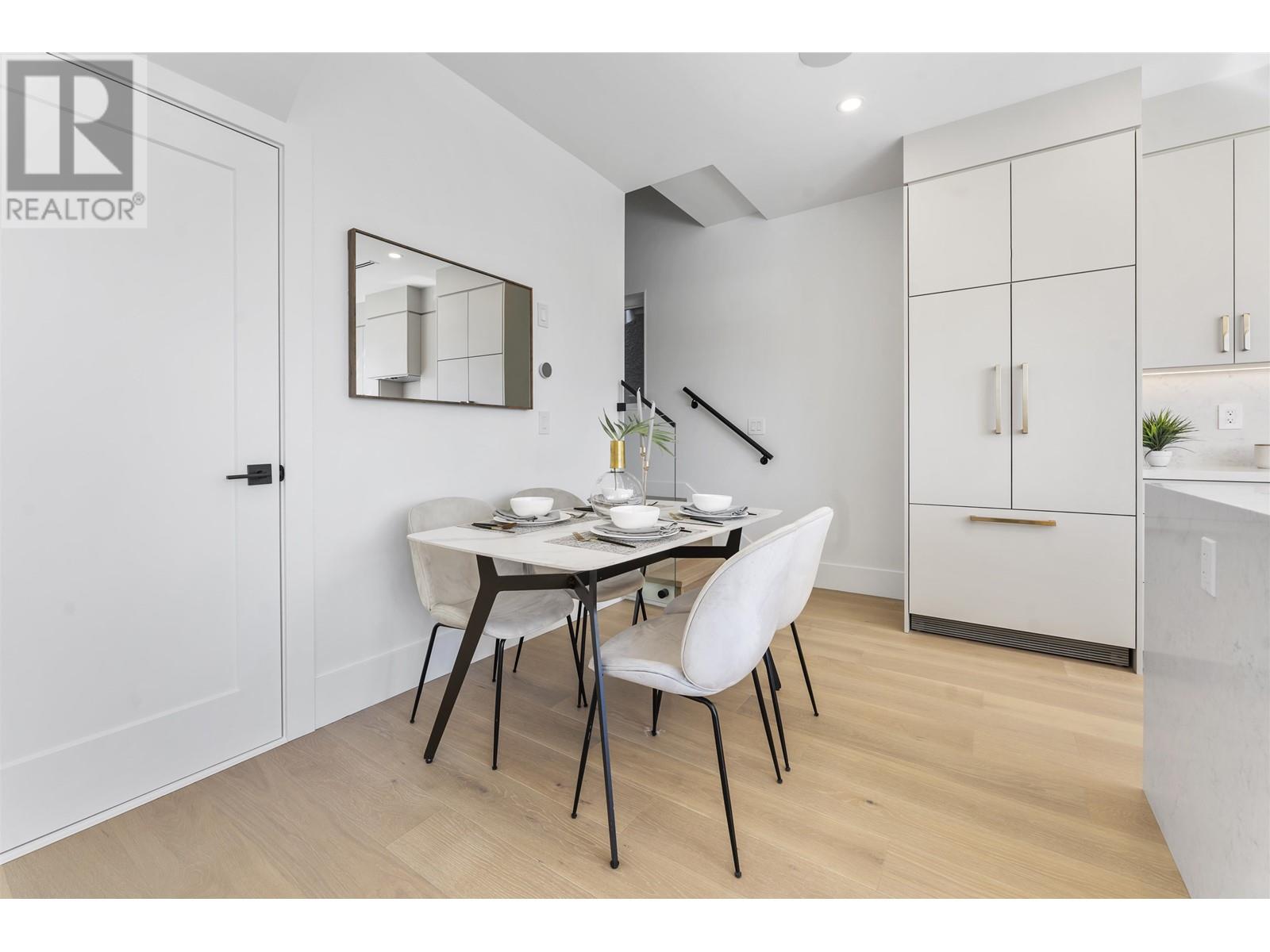 Listing Picture 6 of 23 : 2 2138 W 48TH AVENUE, Vancouver / 溫哥華 - 魯藝地產 Yvonne Lu Group - MLS Medallion Club Member