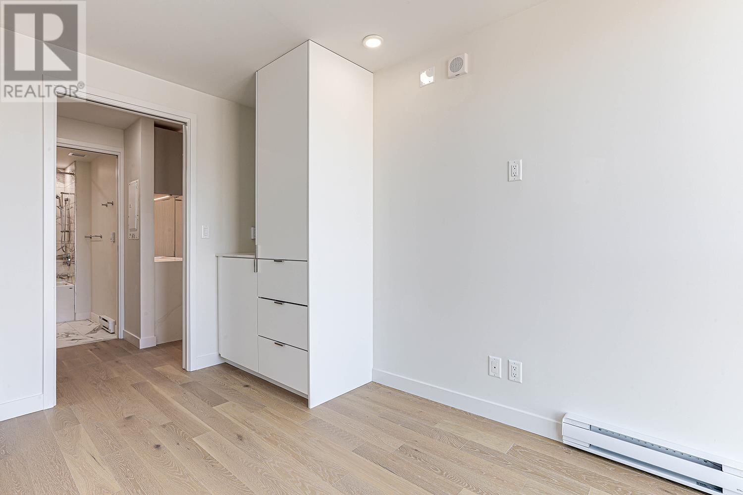 Listing Picture 11 of 19 : 703 239 KEEFER STREET, Vancouver / 溫哥華 - 魯藝地產 Yvonne Lu Group - MLS Medallion Club Member