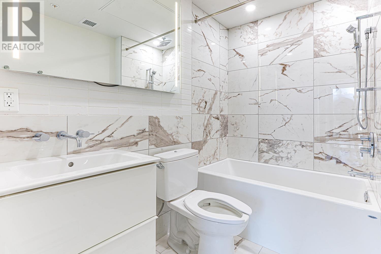 Listing Picture 12 of 19 : 703 239 KEEFER STREET, Vancouver / 溫哥華 - 魯藝地產 Yvonne Lu Group - MLS Medallion Club Member