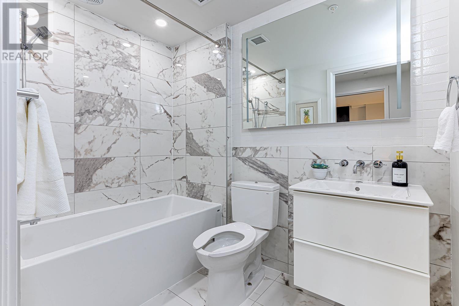 Listing Picture 18 of 30 : 902 239 KEEFER STREET, Vancouver / 溫哥華 - 魯藝地產 Yvonne Lu Group - MLS Medallion Club Member