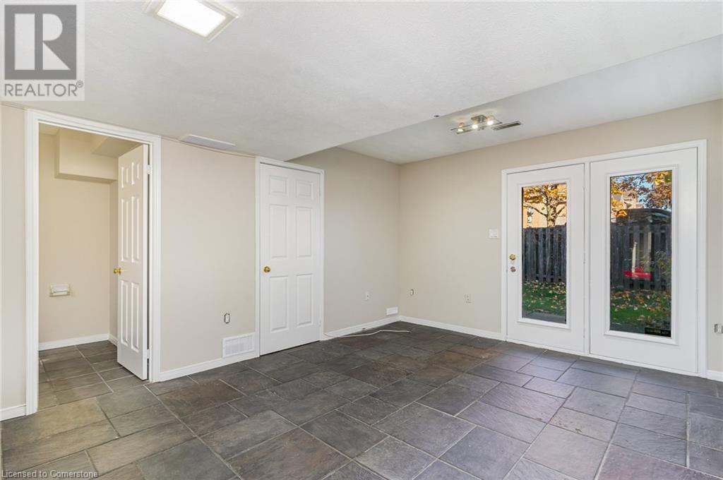 72 Stone Church Road W Unit# 18, Hamilton, Ontario  L9B 2H6 - Photo 2 - 40676302