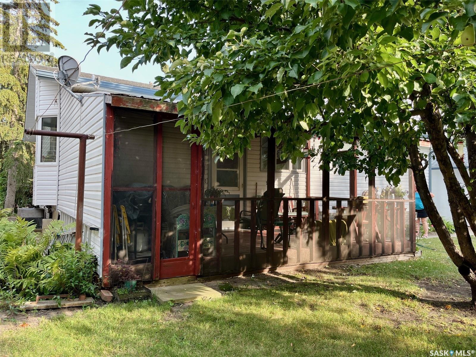616 Beharrel Street, Oxbow, Saskatchewan  S0C 2B0 - Photo 21 - SK987722