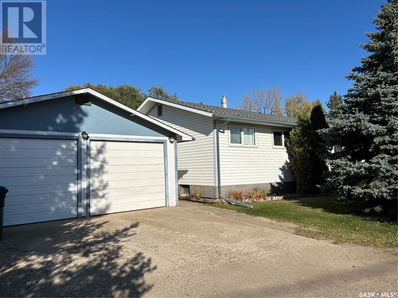 616 Beharrel Street, Oxbow, Saskatchewan  S0C 2B0 - Photo 17 - SK987722