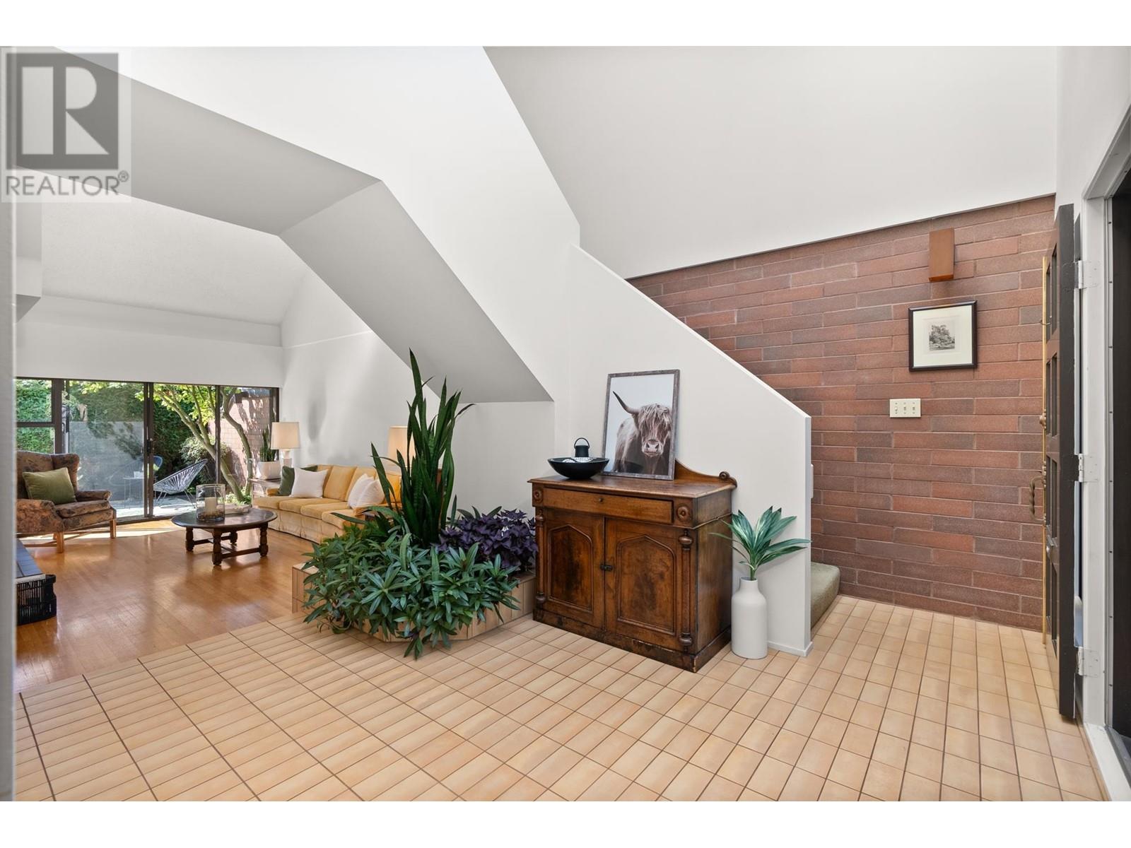 328 Wethersfield Drive, Vancouver, British Columbia  V5X 4N1 - Photo 13 - R2937977