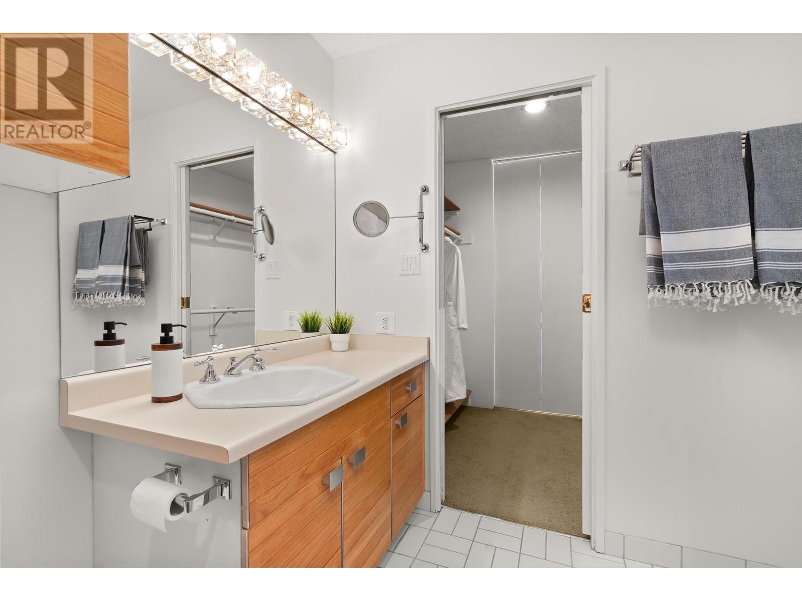 328 Wethersfield Drive, Vancouver, British Columbia  V5X 4N1 - Photo 20 - R2937977