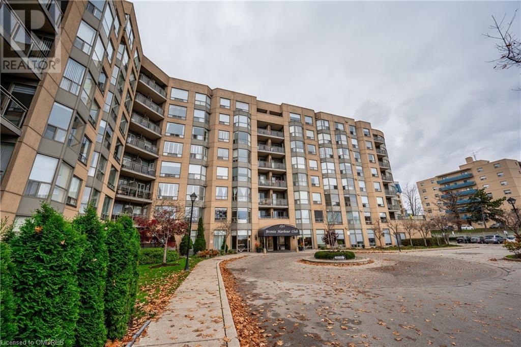 2511 LAKESHORE Road W Unit# 108, Oakville, Ontario