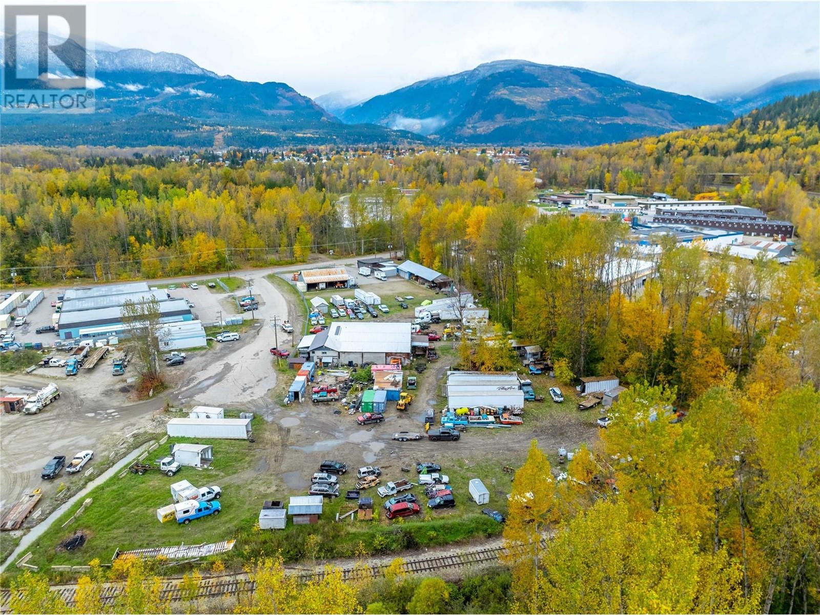 96 Macpherson Street, Revelstoke, British Columbia  V0E 2S0 - Photo 10 - 10328066