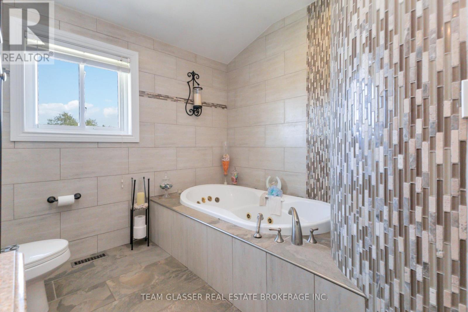 6571 Carroll Drive, Southwest Middlesex, Ontario  N0L 1T0 - Photo 22 - X10422511
