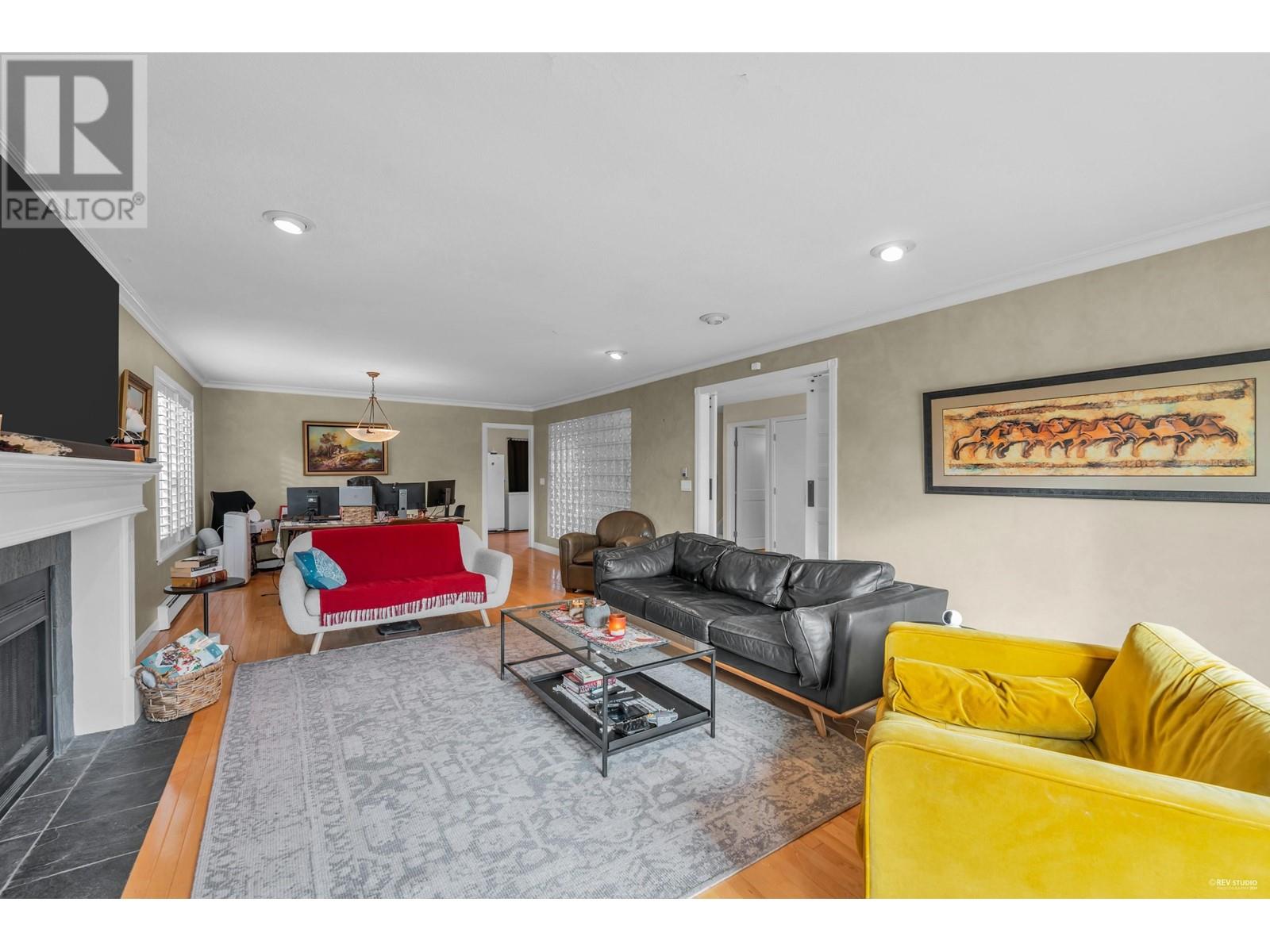 Property at 195 W 45TH AVENUE image 4