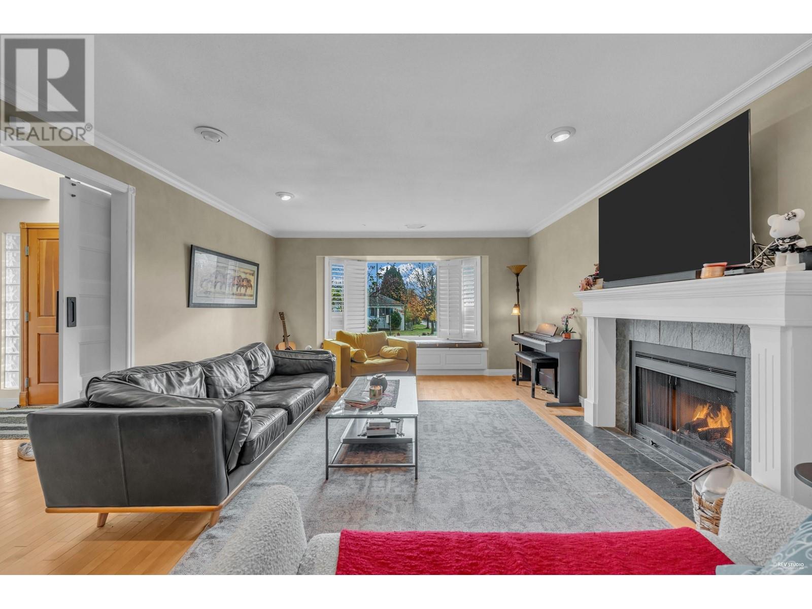 Property at 195 W 45TH AVENUE image 5