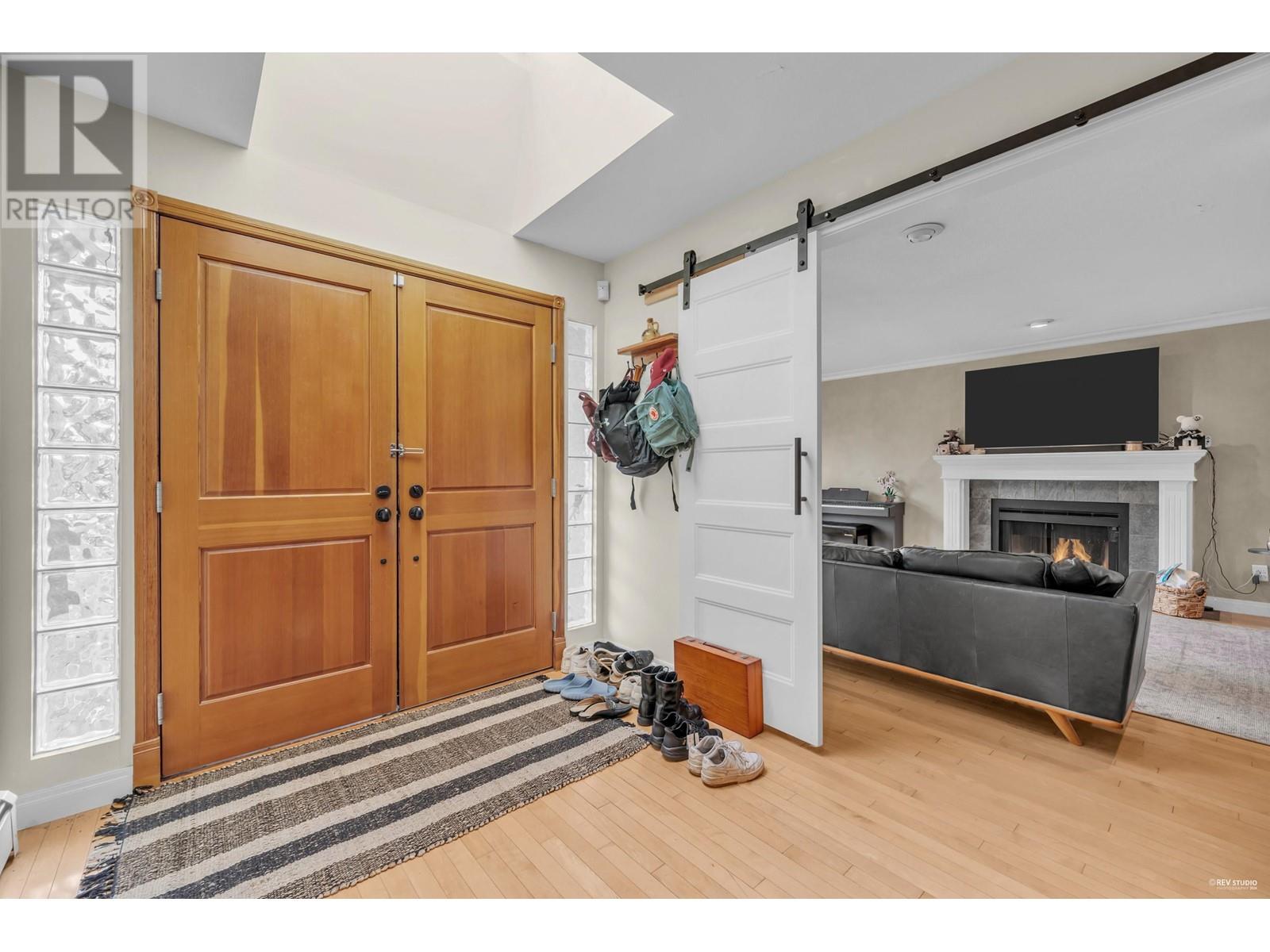 Property at 195 W 45TH AVENUE image 2