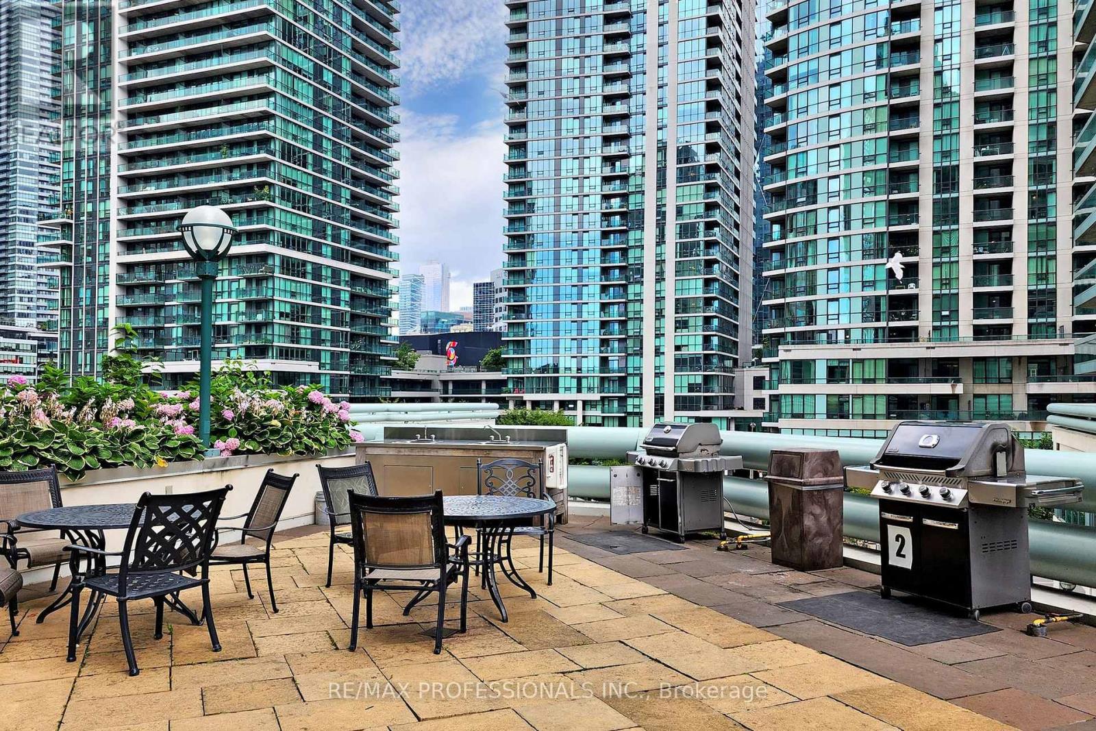 1808 - 10 Queens Quay W, Toronto, Ontario  M5J 2R9 - Photo 24 - C9769642