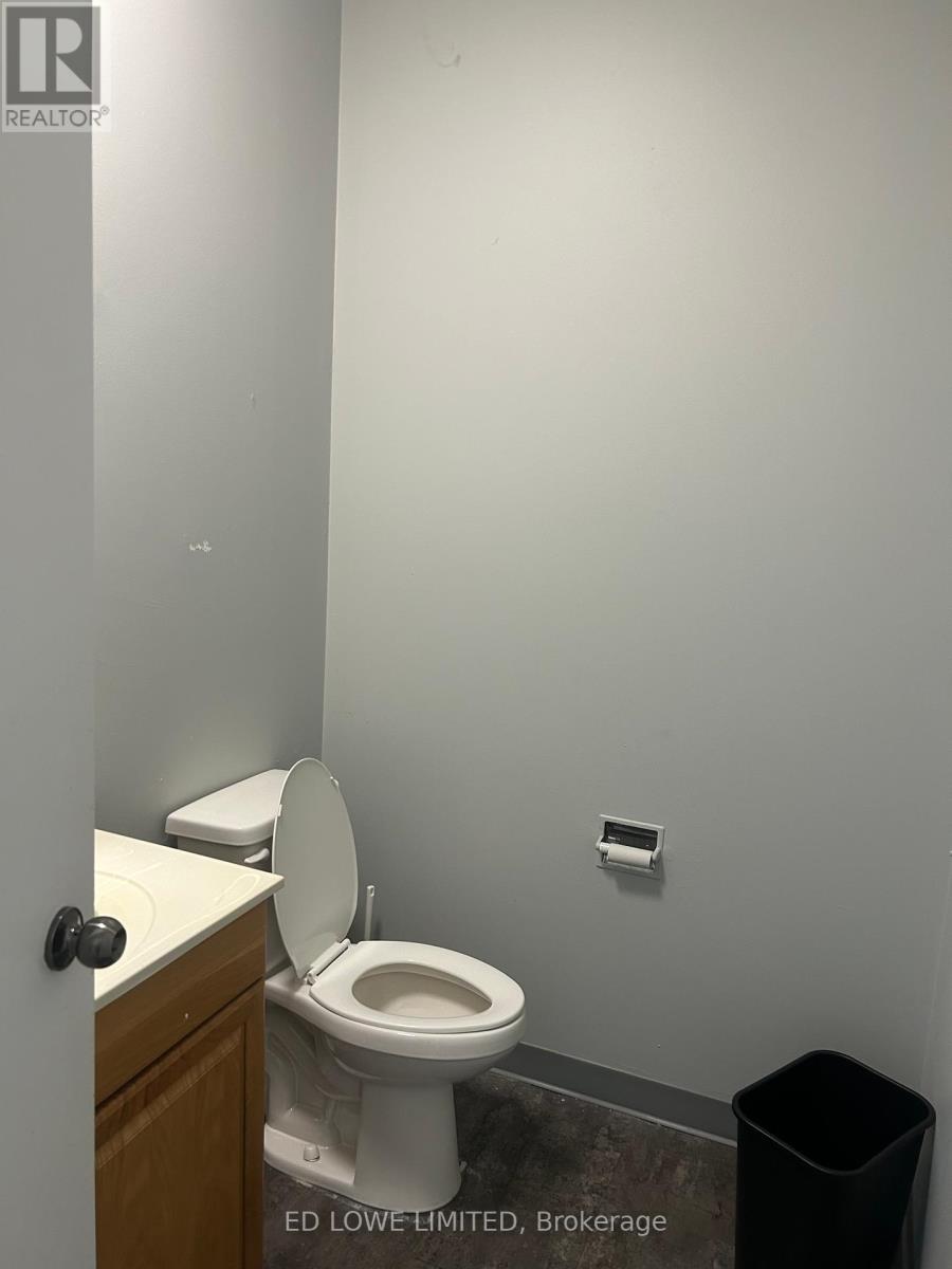 940 - 11 Innisfil Street, Barrie (City Centre), Ontario  L4N 6S7 - Photo 8 - S10422489