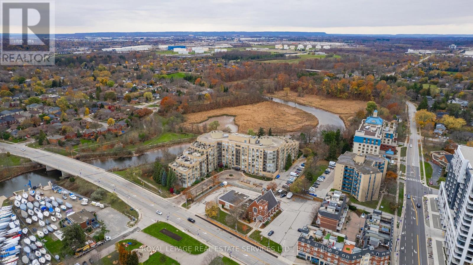 108 - 2511 Lakeshore Road W, Oakville, Ontario  L6L 6L9 - Photo 1 - W10422508