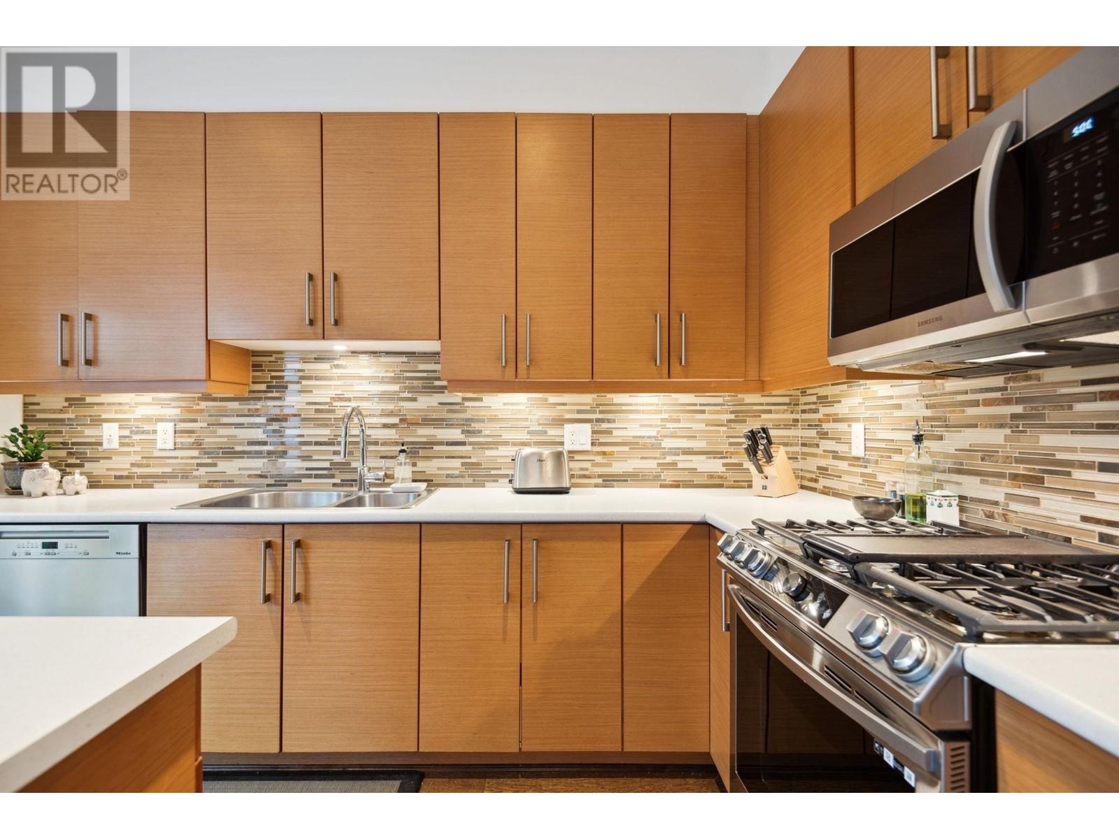 2994 Chesterfield Avenue, North Vancouver, British Columbia  V7N 3M6 - Photo 9 - R2944093