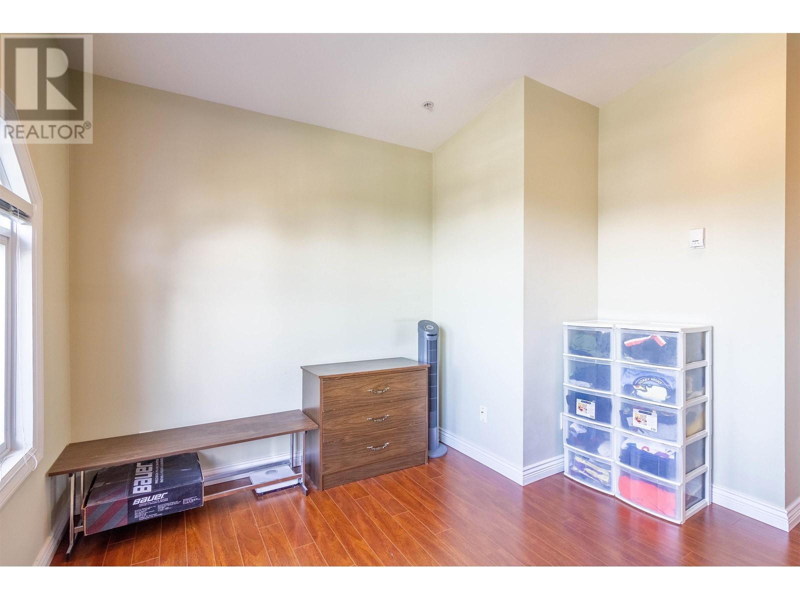 Listing Picture 15 of 36 : 1150 E 41ST AVENUE, Vancouver / 溫哥華 - 魯藝地產 Yvonne Lu Group - MLS Medallion Club Member