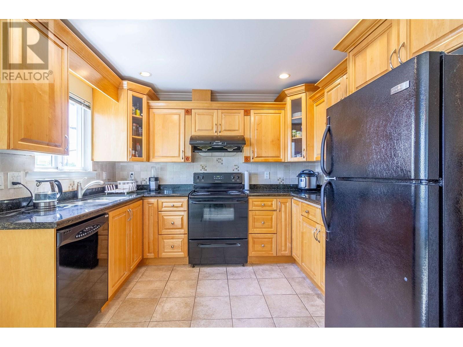 Listing Picture 8 of 36 : 1150 E 41ST AVENUE, Vancouver / 溫哥華 - 魯藝地產 Yvonne Lu Group - MLS Medallion Club Member