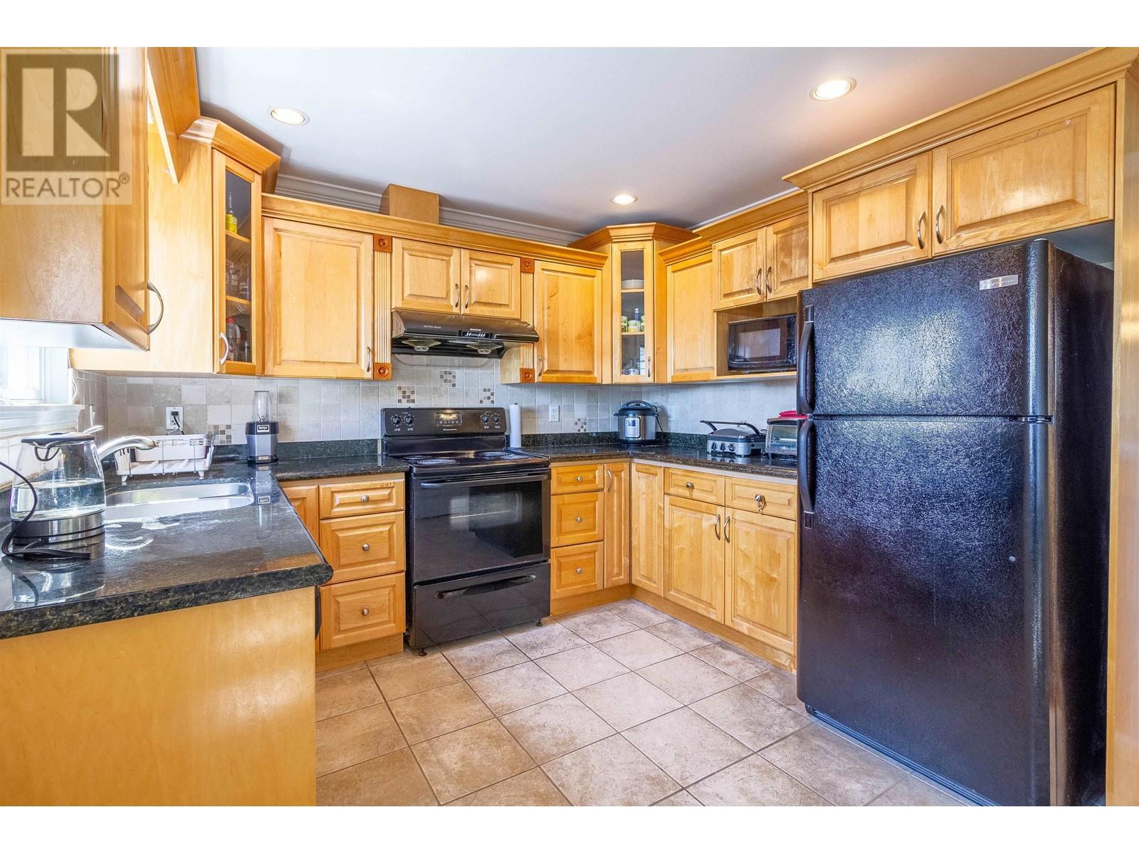 Listing Picture 9 of 36 : 1150 E 41ST AVENUE, Vancouver / 溫哥華 - 魯藝地產 Yvonne Lu Group - MLS Medallion Club Member