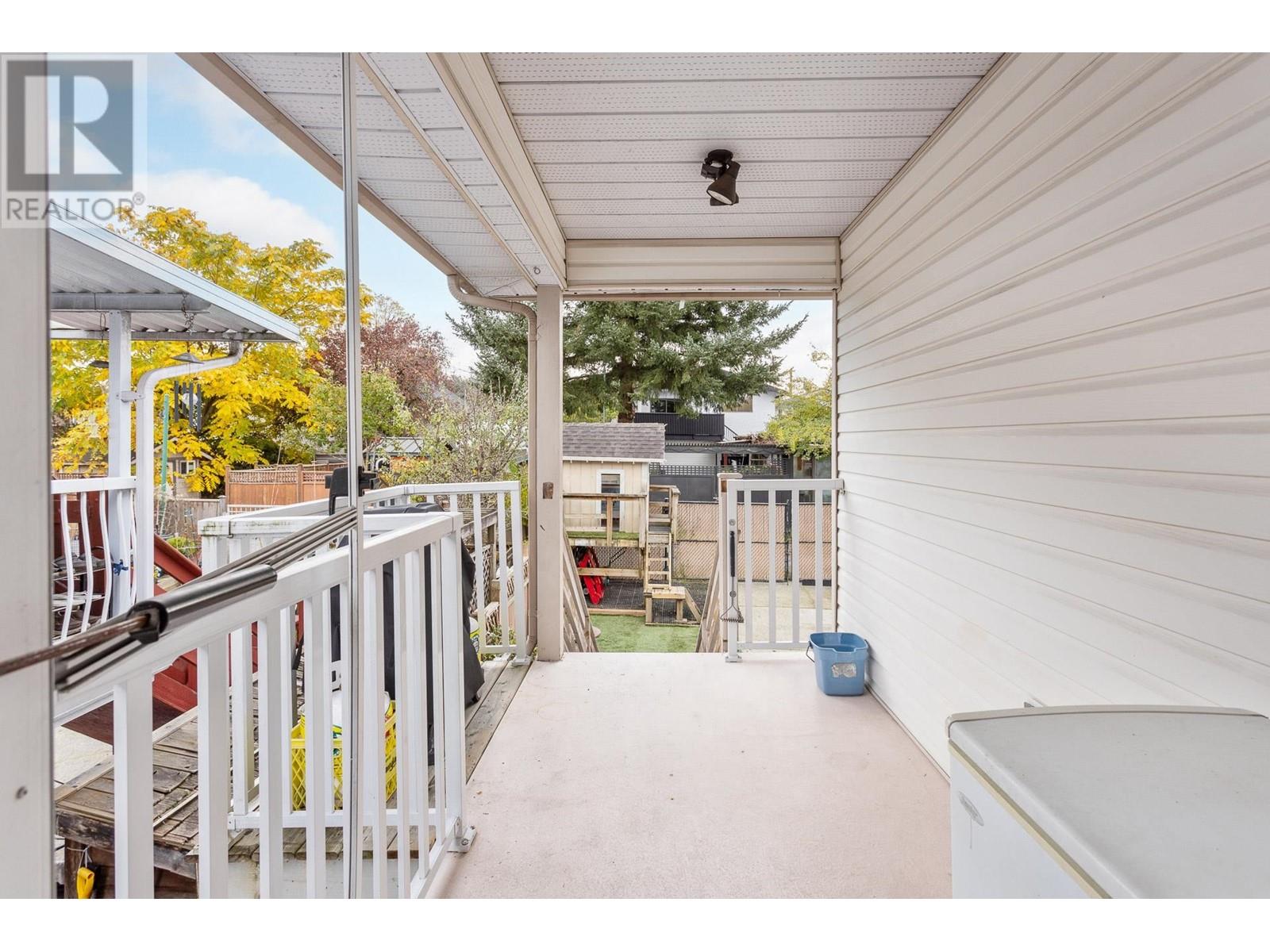 2230 Hawthorne Avenue, Port Coquitlam, British Columbia  V3C 1W6 - Photo 14 - R2944115