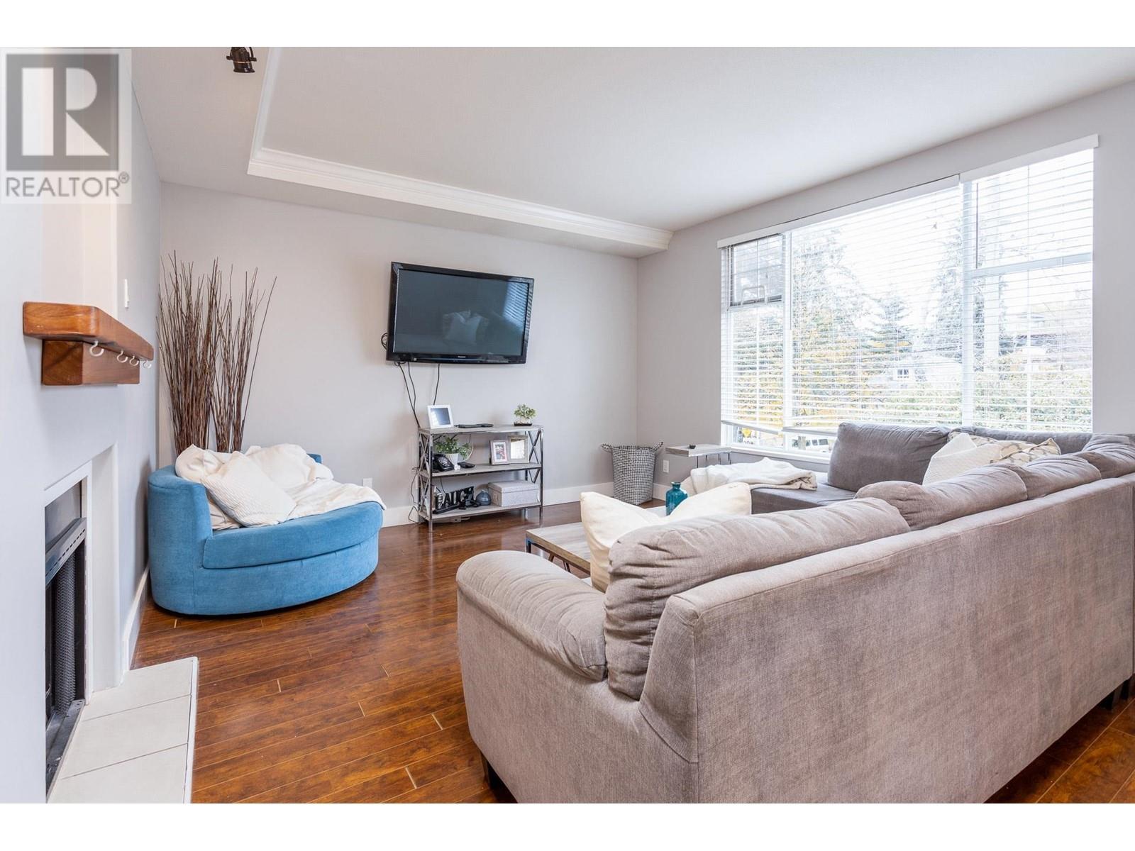 2230 Hawthorne Avenue, Port Coquitlam, British Columbia  V3C 1W6 - Photo 2 - R2944115
