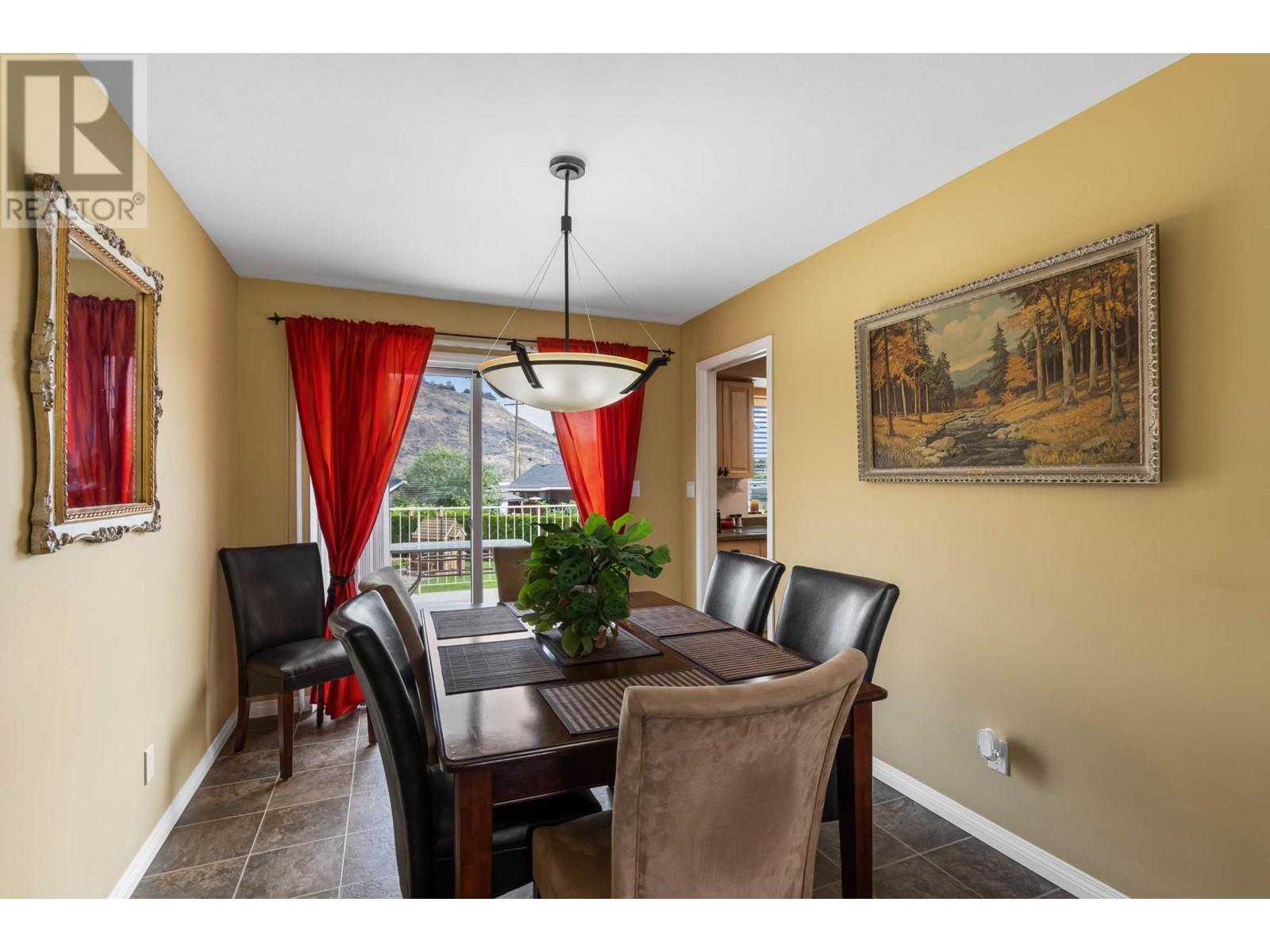 1095 LINCOLN Court Kamloops