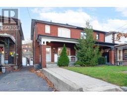 82 ROSENEATH GARDENS, Toronto, Ontario