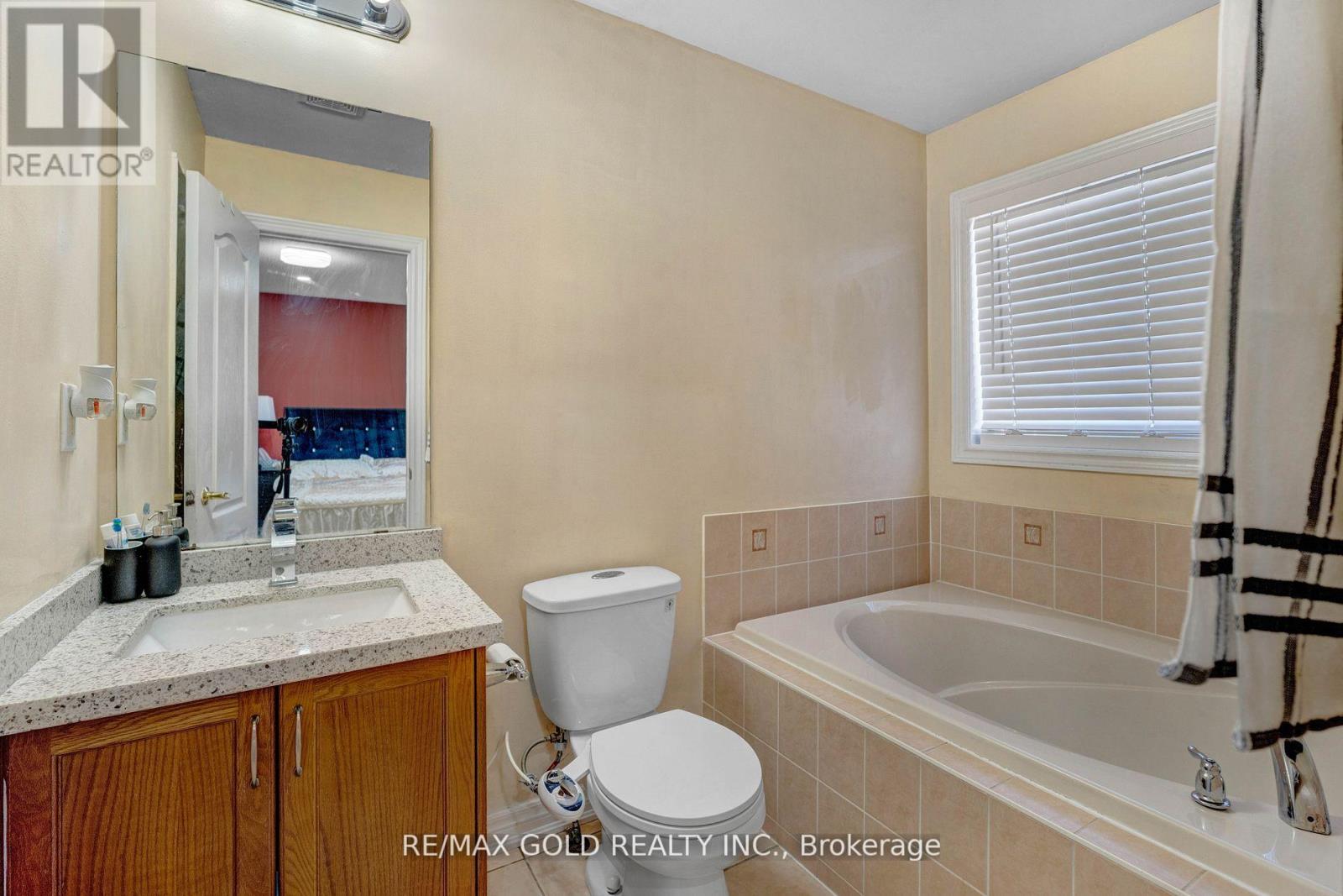 34 Calm Waters Crescent, Brampton, Ontario  L6V 4S2 - Photo 22 - W10422630