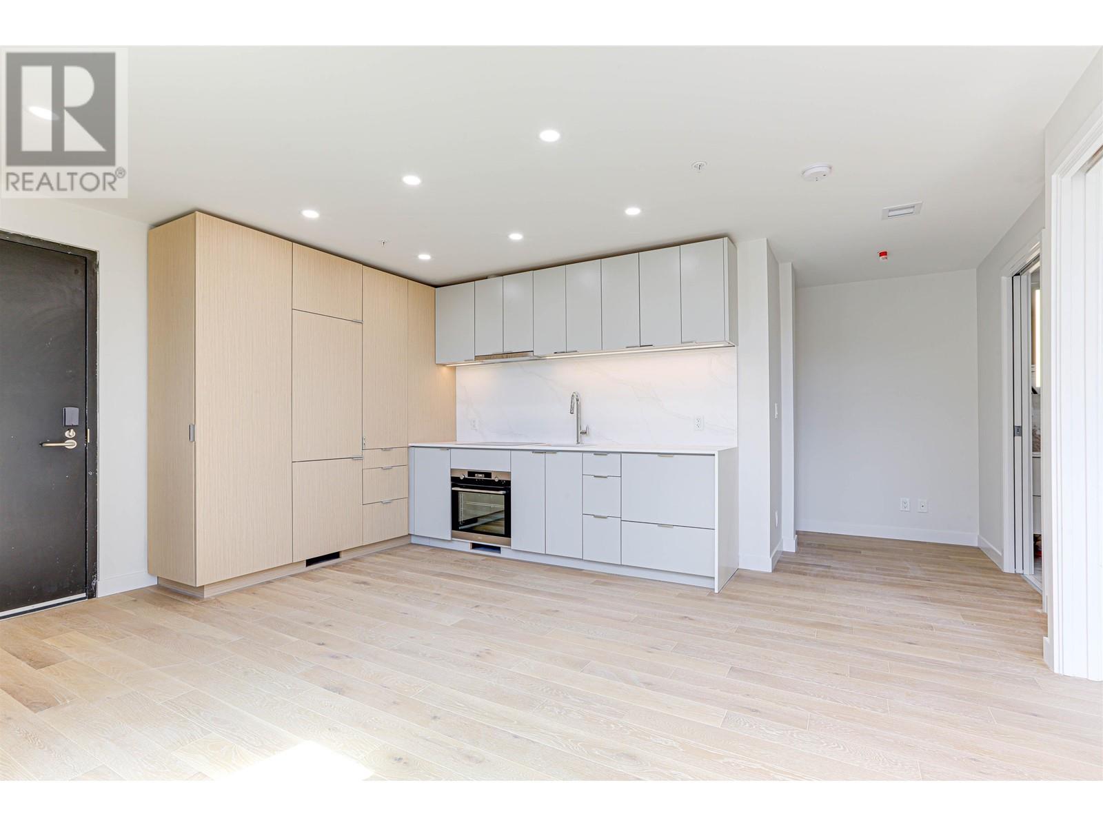 602 239 KEEFER STREET, vancouver, British Columbia