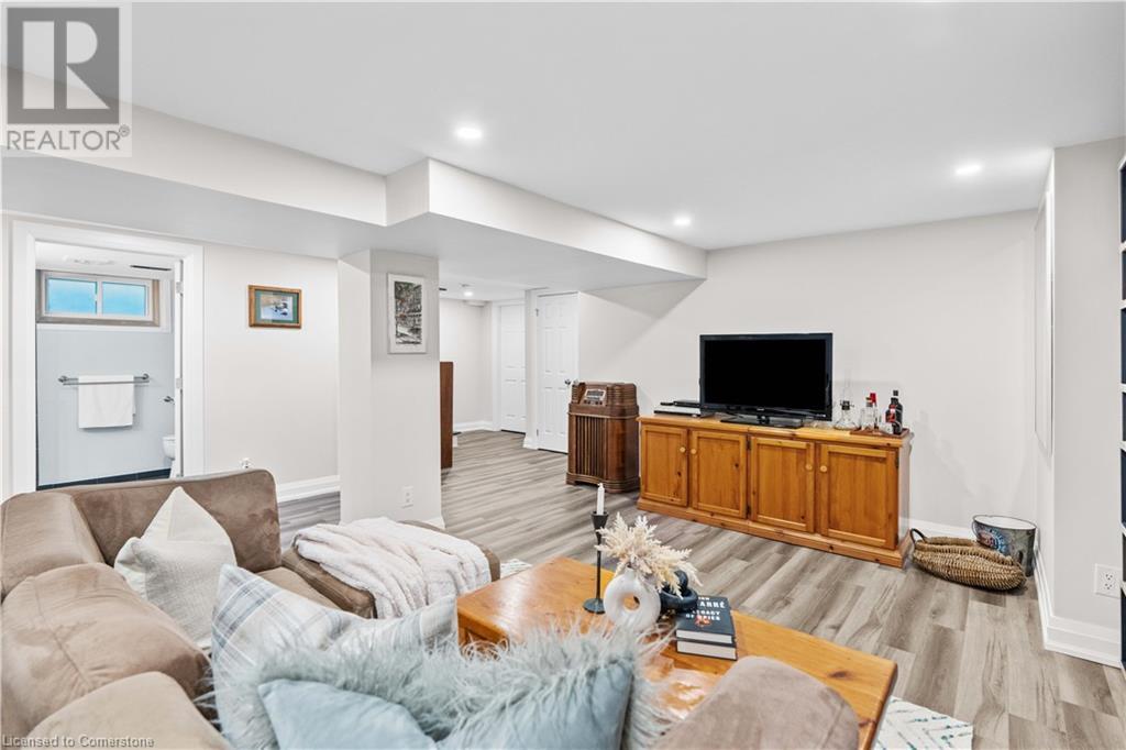 2182 Clarendon Park DriveBurlington, Ontario  L7R 1X1 - Photo 27 - 40677361