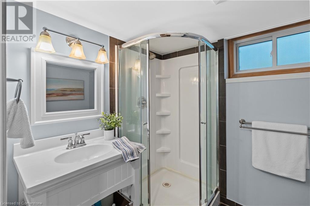 2182 Clarendon Park DriveBurlington, Ontario  L7R 1X1 - Photo 32 - 40677361
