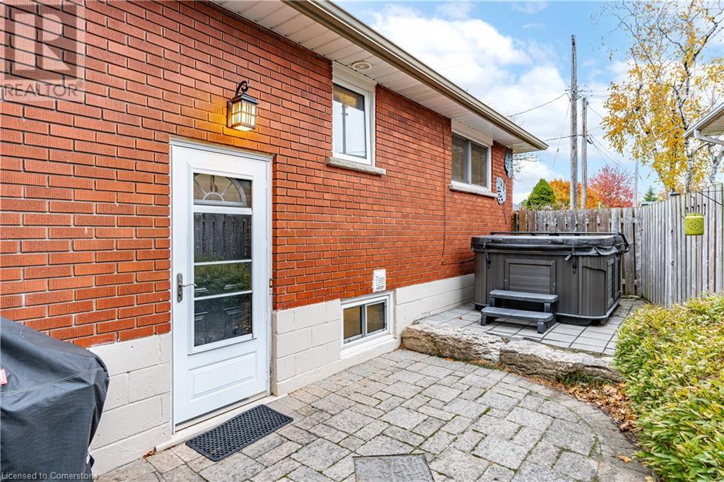 2182 Clarendon Park DriveBurlington, Ontario  L7R 1X1 - Photo 33 - 40677361