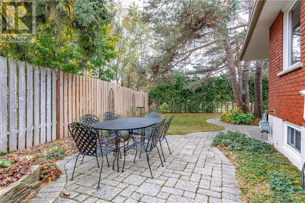 2182 Clarendon Park DriveBurlington, Ontario  L7R 1X1 - Photo 34 - 40677361