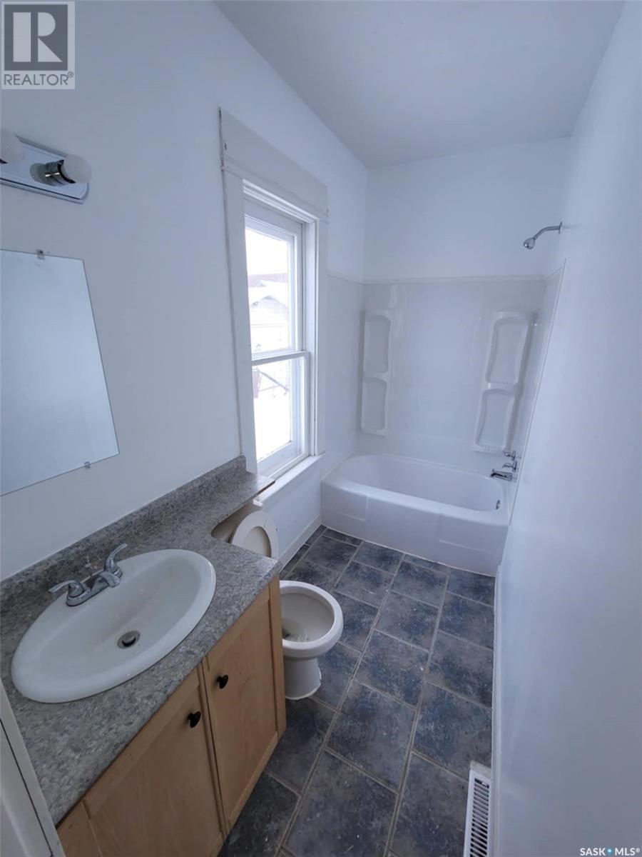 1282 103rd Street, North Battleford, Saskatchewan  S9A 1K8 - Photo 9 - SK988115