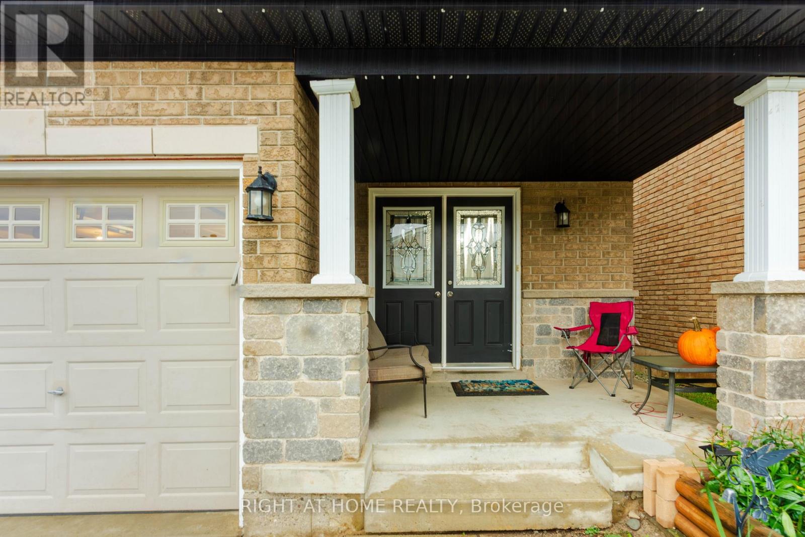 4626 Cornerstone Drive S, Burlington, Ontario  L7M 0C9 - Photo 3 - W10422720