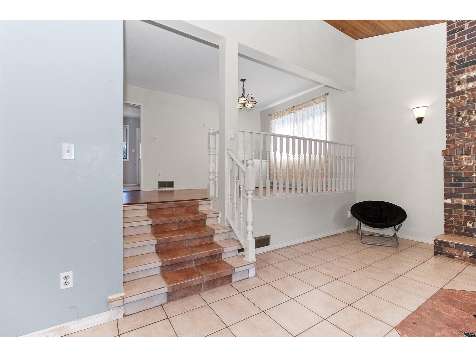 Property at 2551 ADELAIDE STREET image 4
