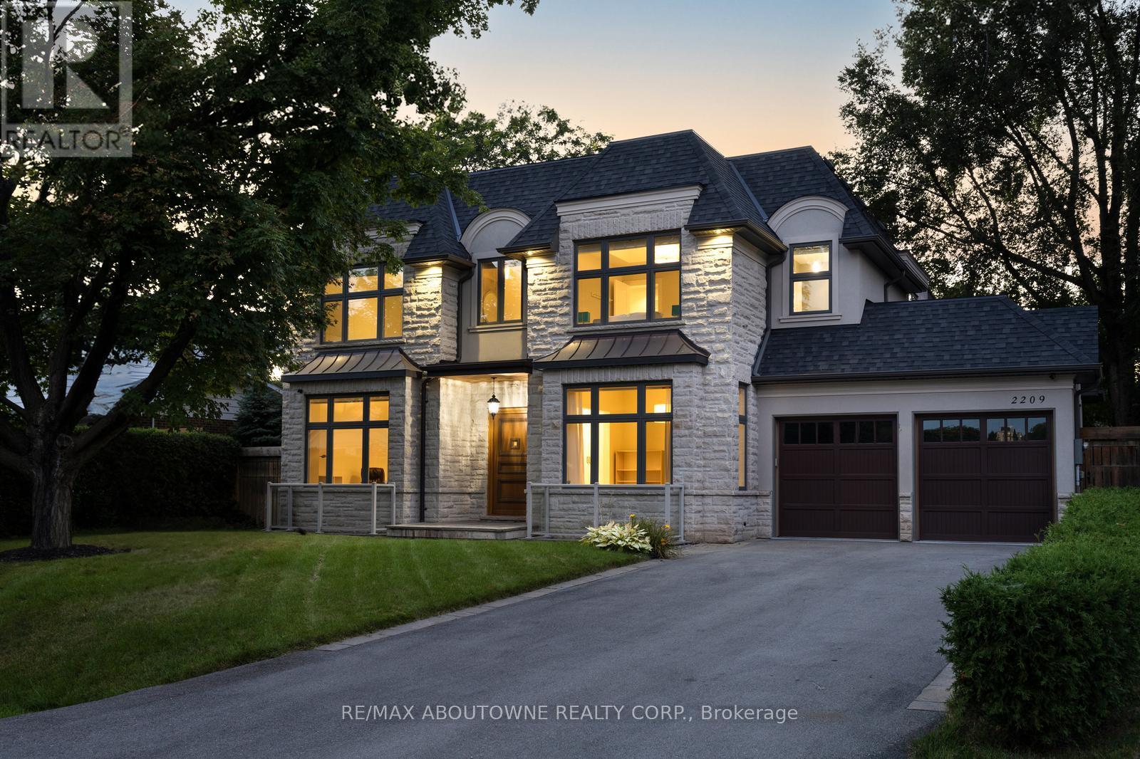 2209 SLOANE DRIVE, Oakville, Ontario