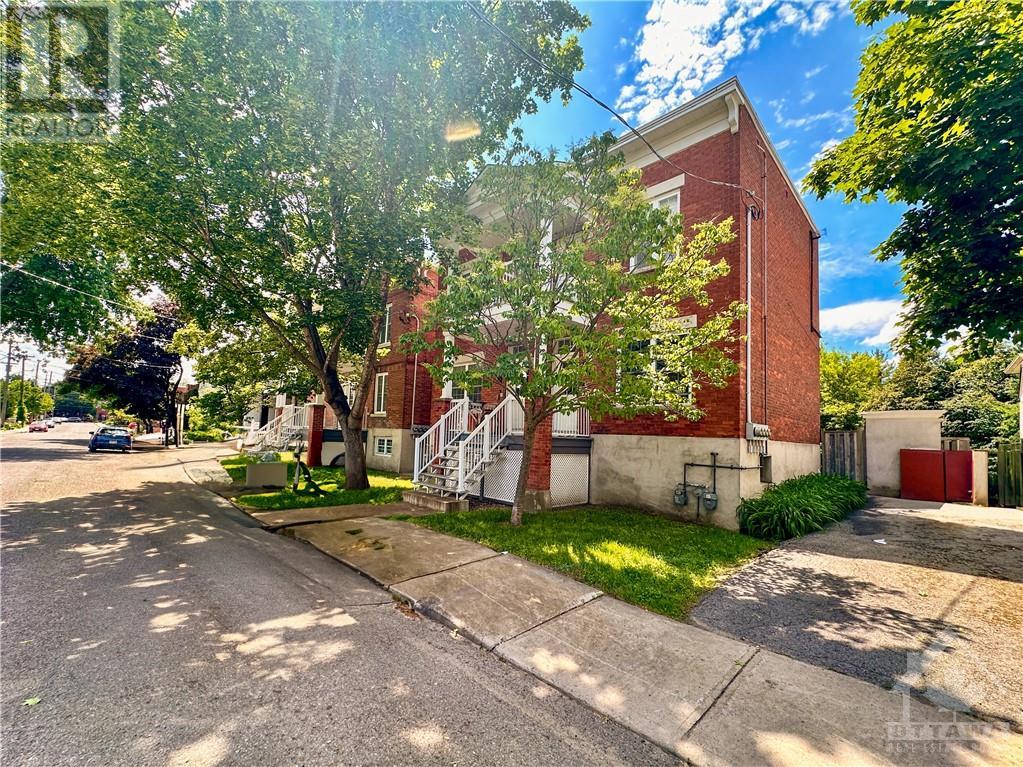156 Ivy Crescent Unit#1, Ottawa, Ontario  K1M 1X6 - Photo 2 - 1420223