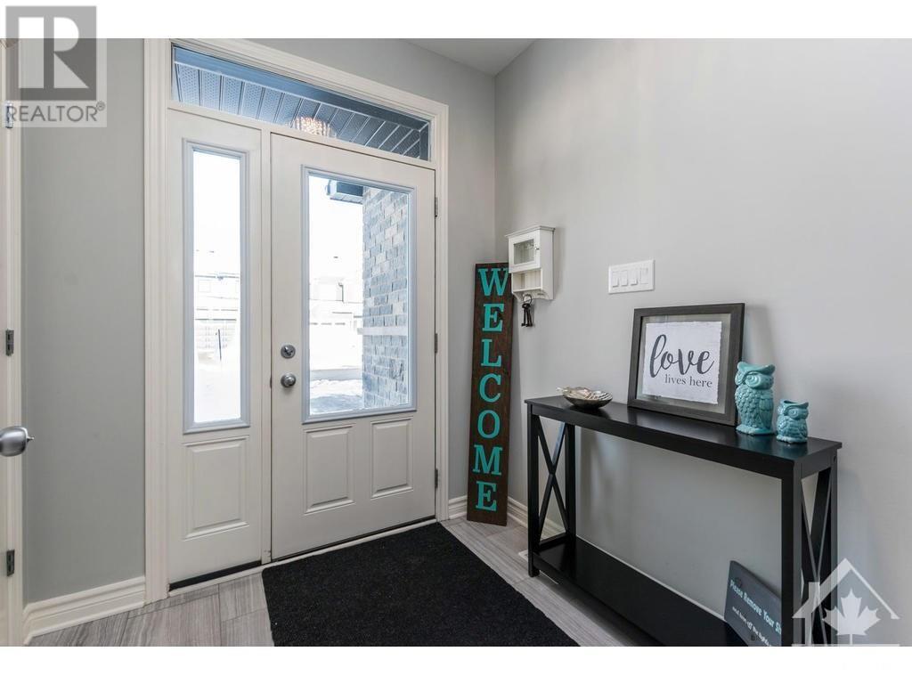 656 Parade Drive, Ottawa, Ontario  K2S 0Y9 - Photo 2 - X10423702