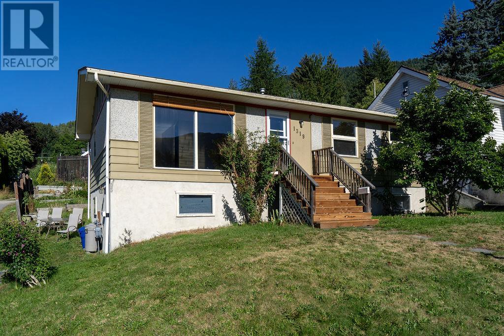 1319 HALL Street, nelson, British Columbia