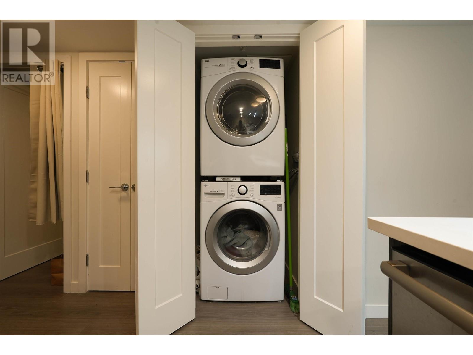 Listing Picture 11 of 26 : 615 8699 HAZELBRIDGE WAY, Richmond / 烈治文 - 魯藝地產 Yvonne Lu Group - MLS Medallion Club Member