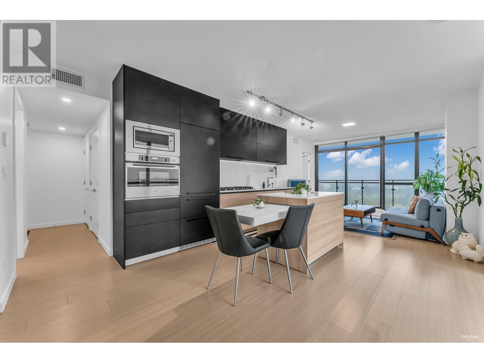 Listing Picture 2 of 38 : 1308 4488 JUNEAU STREET, Burnaby / 本拿比 - 魯藝地產 Yvonne Lu Group - MLS Medallion Club Member