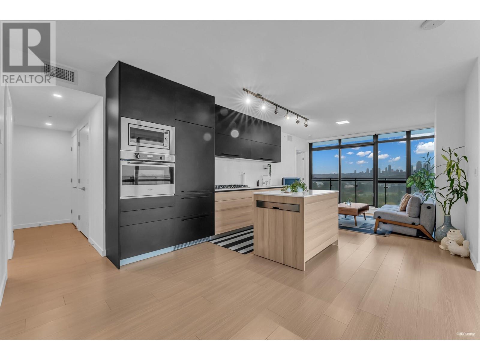 Listing Picture 3 of 38 : 1308 4488 JUNEAU STREET, Burnaby / 本拿比 - 魯藝地產 Yvonne Lu Group - MLS Medallion Club Member