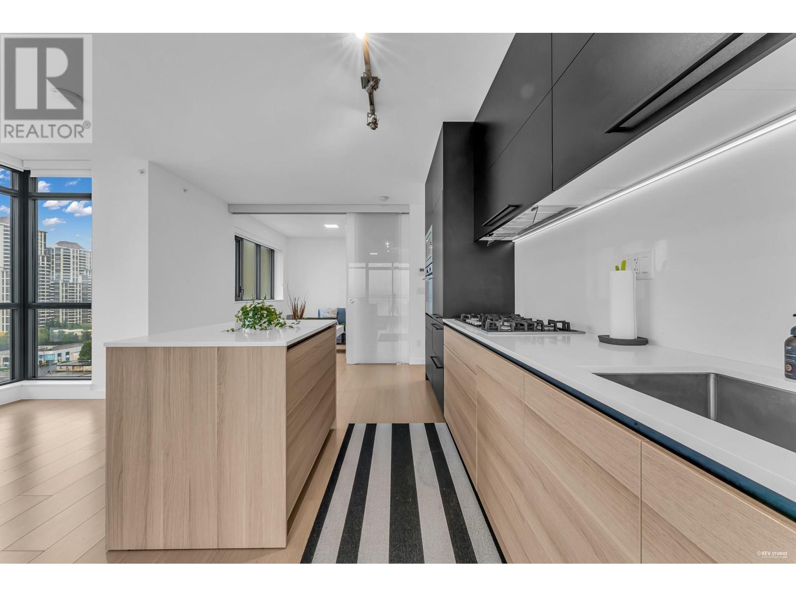 Listing Picture 6 of 38 : 1308 4488 JUNEAU STREET, Burnaby / 本拿比 - 魯藝地產 Yvonne Lu Group - MLS Medallion Club Member