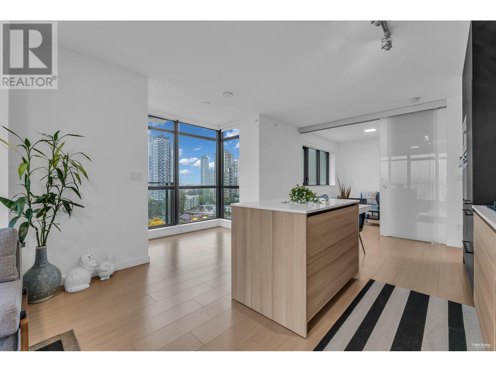 Listing Picture 7 of 38 : 1308 4488 JUNEAU STREET, Burnaby / 本拿比 - 魯藝地產 Yvonne Lu Group - MLS Medallion Club Member